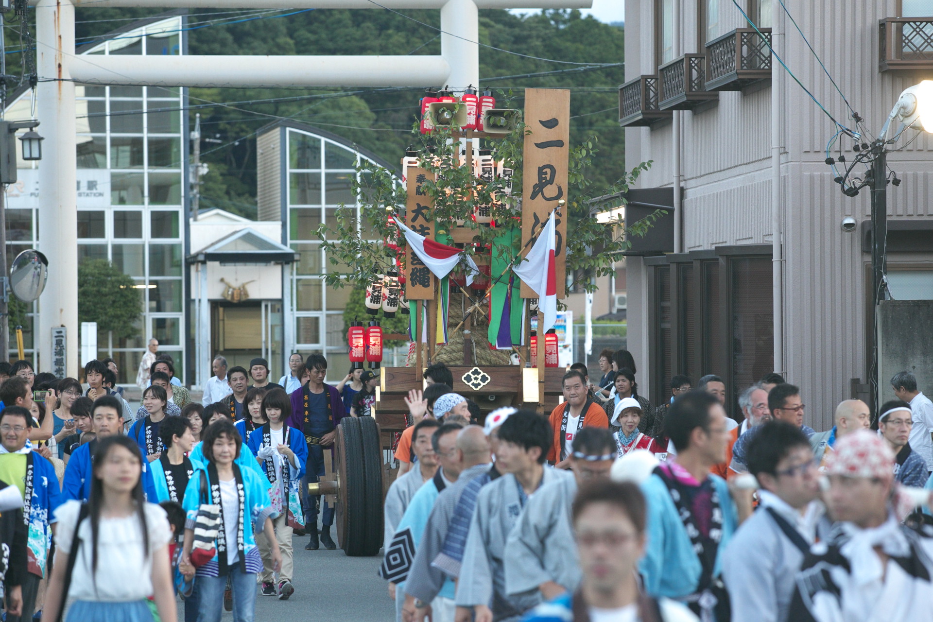 二見大祭しめなわ曳